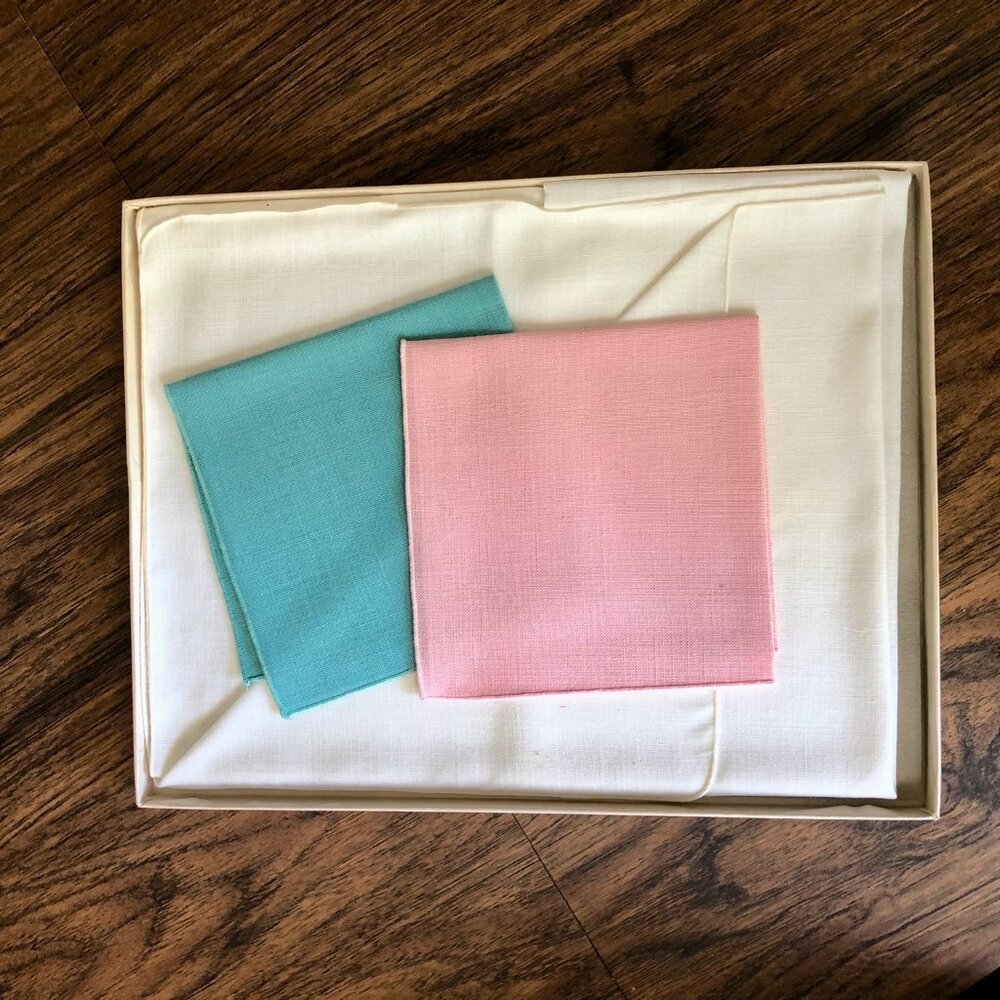 NIB Vintage Timely Linens Tea Set
